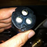 この様な分岐金具を使います。